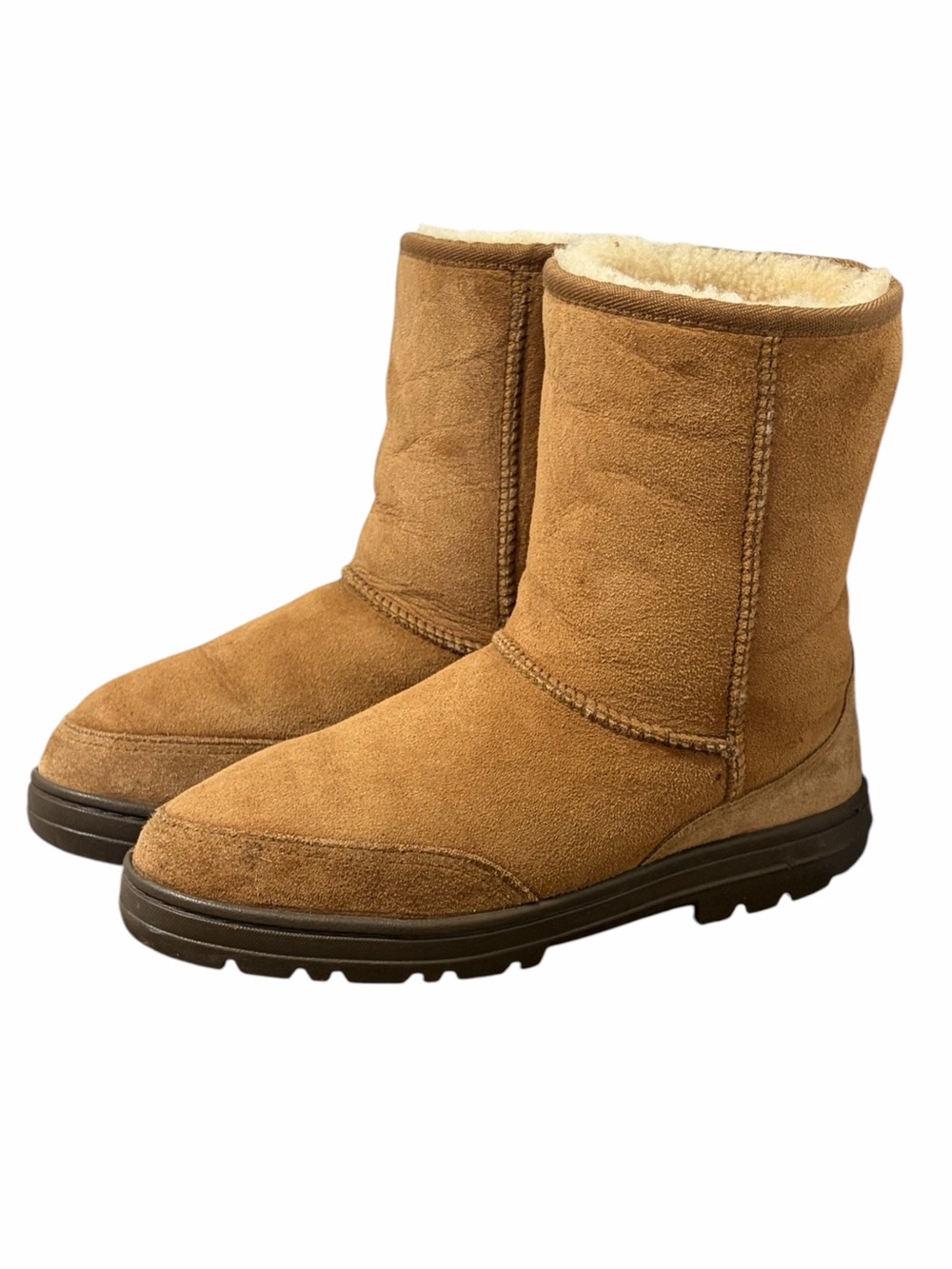 UGG Short Suede Shearling Winter Boots - Excellent Condition- Size 7.5/8